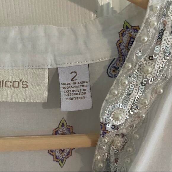 Chicos top Womens SIze L size 2 Paisley Print Tunic Blouse Pearl Sequin Button - Picture 6 of 6